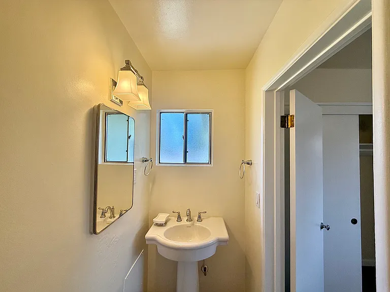 412 Washington Ave — Photo 15