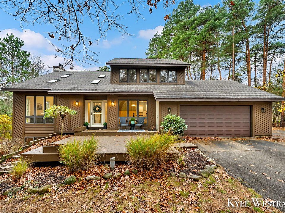 1st image of 10970 Wellington Dr NE