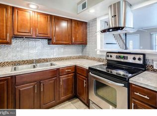 15 Merry Turn Rd, Levittown, PA 19056