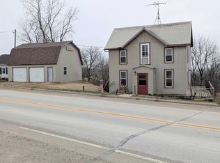 1464 9th Hwy, Lansing, IA 52151