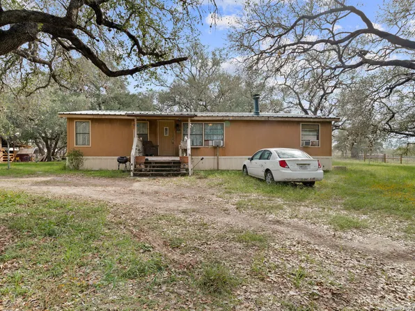 785 NOTTINGHAM DR, Poteet, TX 78065