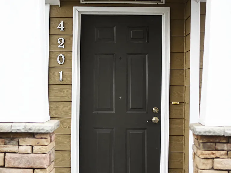 Artisan Apartments — Photo 1
