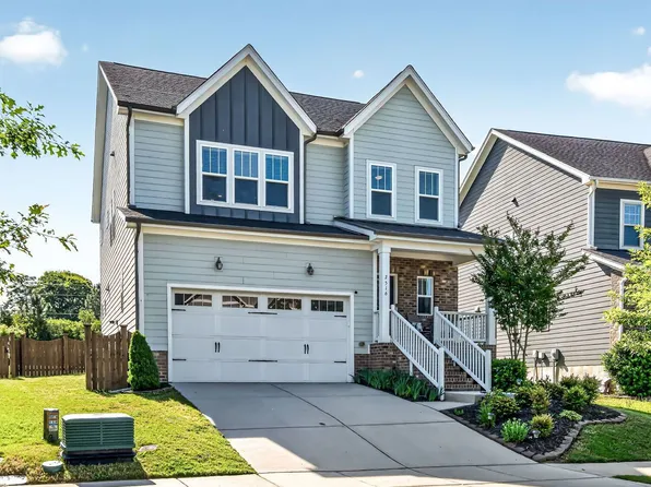 2516 Glade Mill Ct, Fuquay Varina, NC 27526