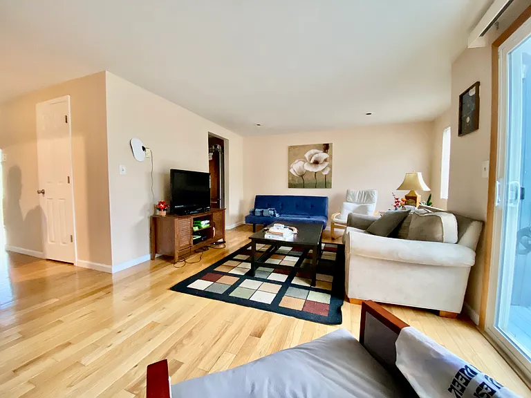 232 Robert Dr — Photo 9