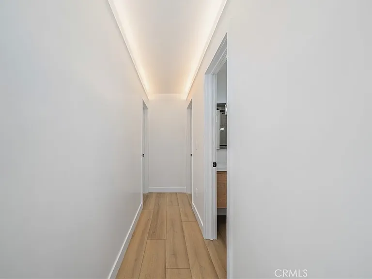 22928 Leadwell St — Photo 14