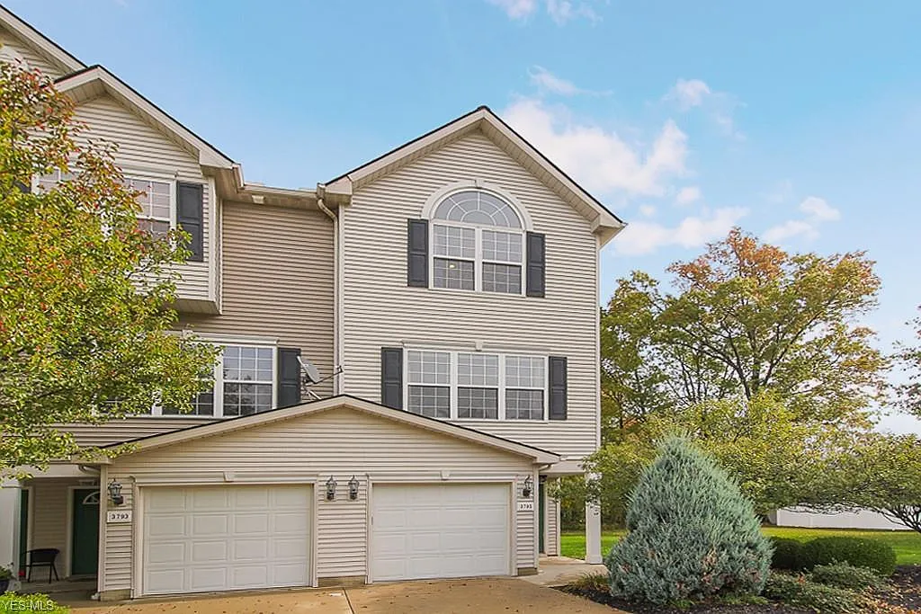 3795 Freedom Pl photo 1