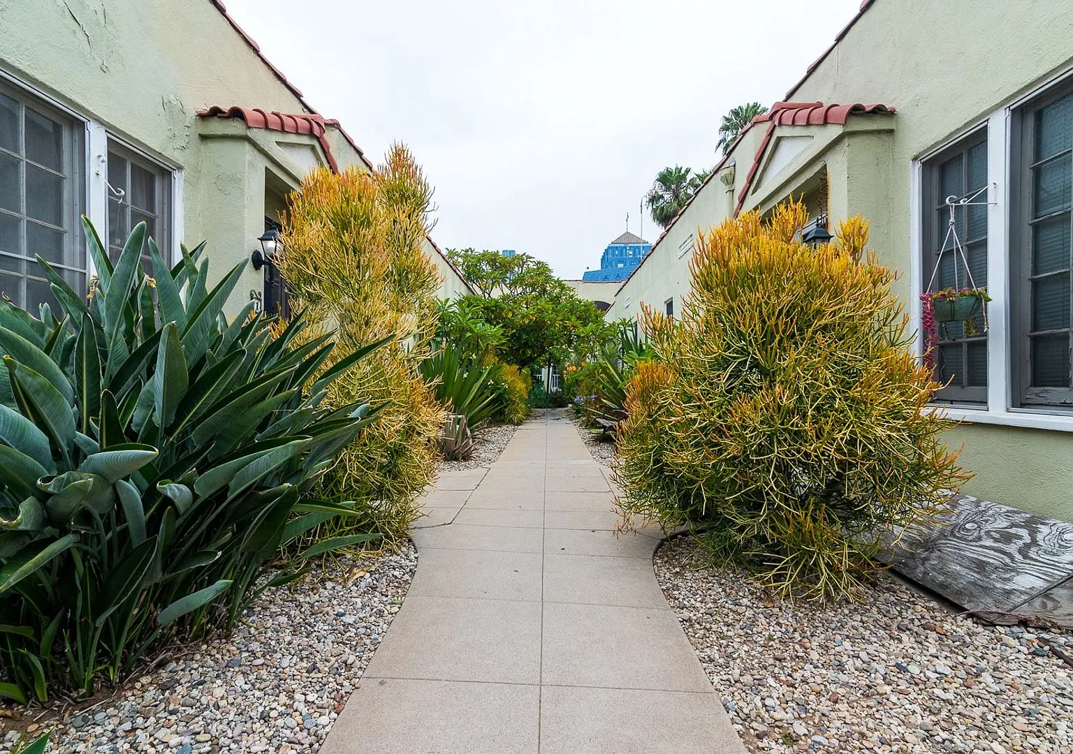 Edgemont Apartments — Photo 1
