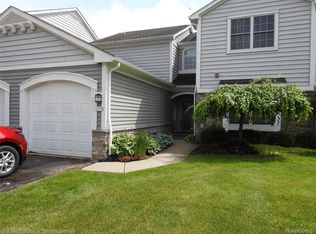 2139 Carriage Hill Cir, Lapeer, MI
