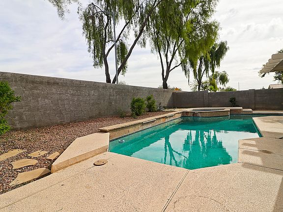 3rd image of 5939 N 73rd Dr