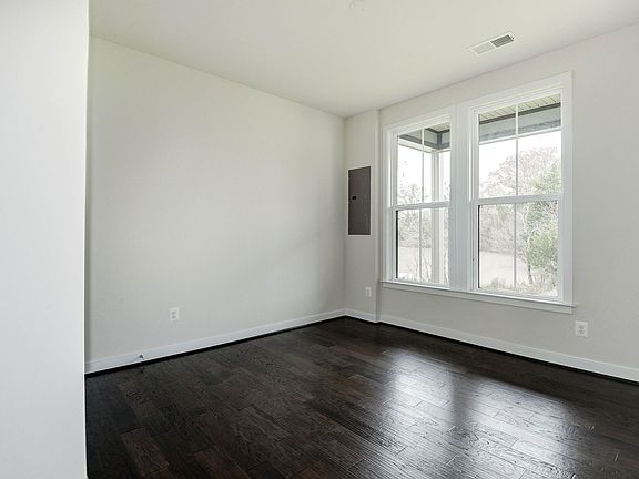 5th image of 23108 Sullivans Cove Sq