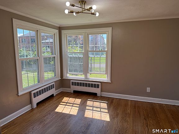 5th image of 618 Willard Ave