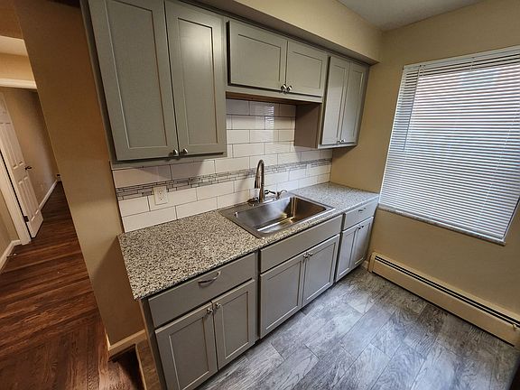 5th image of 4955 Kelsch Ln APT 2