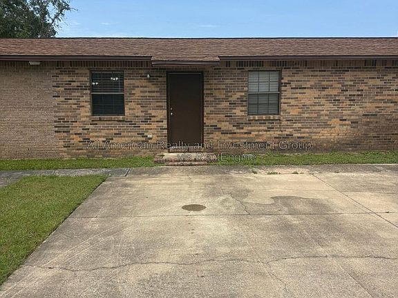 2nd image of 816 Lark St APT 8