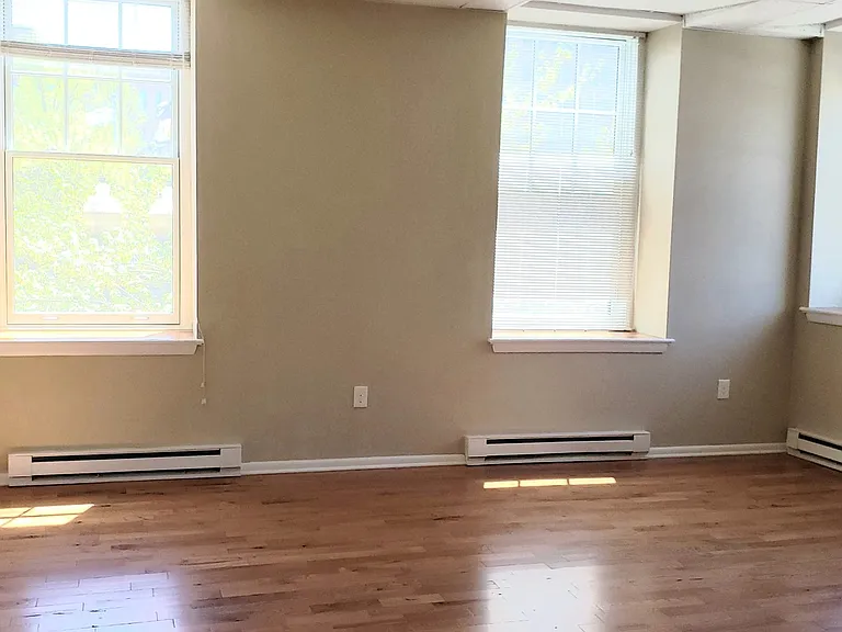 Huntington Apartments — Photo 112