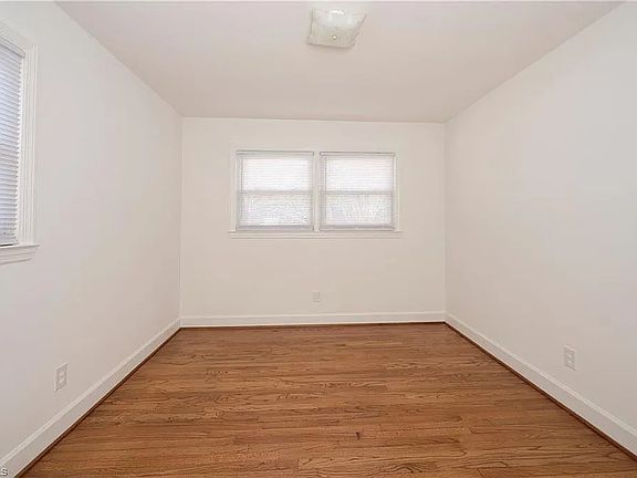 4th image of 2400 Queen St