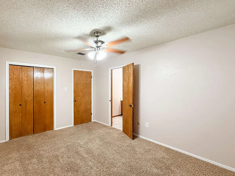 3708 Holland Dr — Photo 22