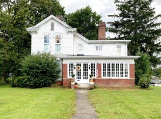 215 Lexington St, Lancaster, KY 40444