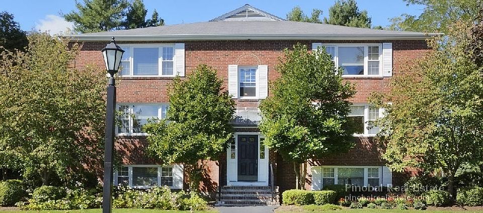 2nd image of 21 Captain Parker Arms APT 12