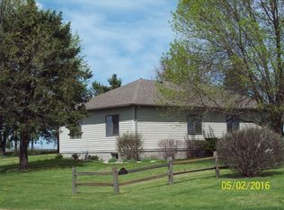 19931 Coleta Rd, Sterling, IL 61081