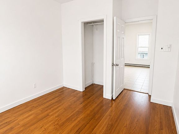 3rd image of 118 Vernal St Floor 2