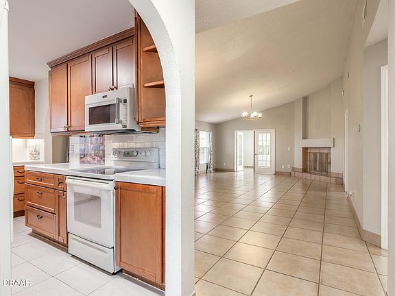 4th image of 44 Capistrano Dr