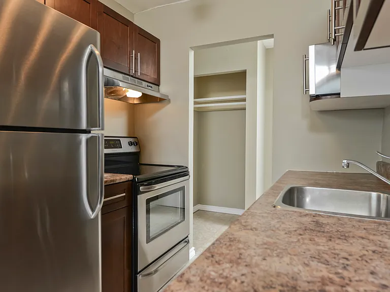 433 Edison Ave #216 — Photo 6