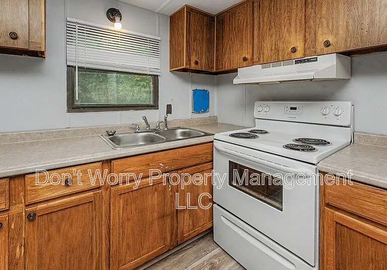 967 Frye Rd — Photo 3