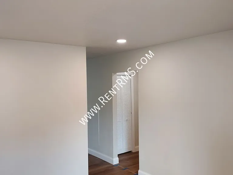 904 SW 33rd St — Photo 4