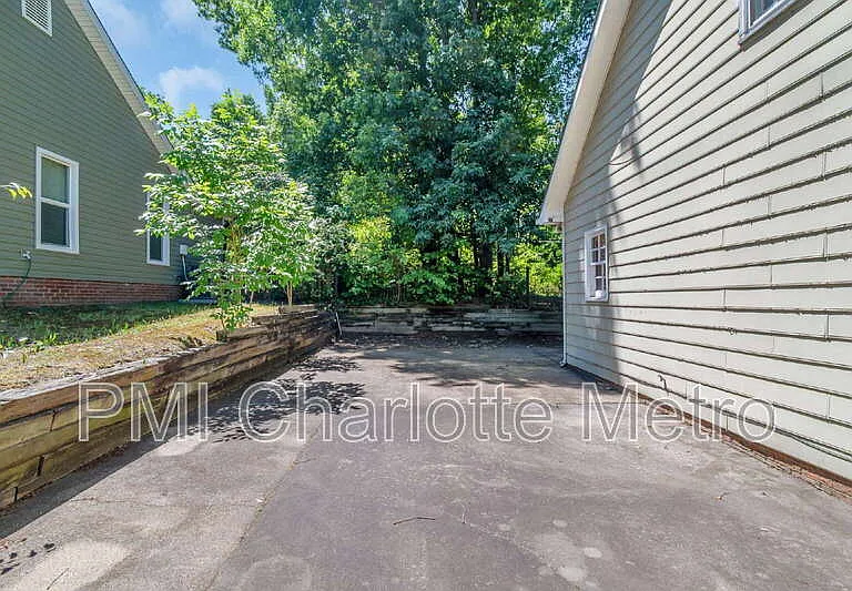 10800 Whittersham Dr — Photo 27