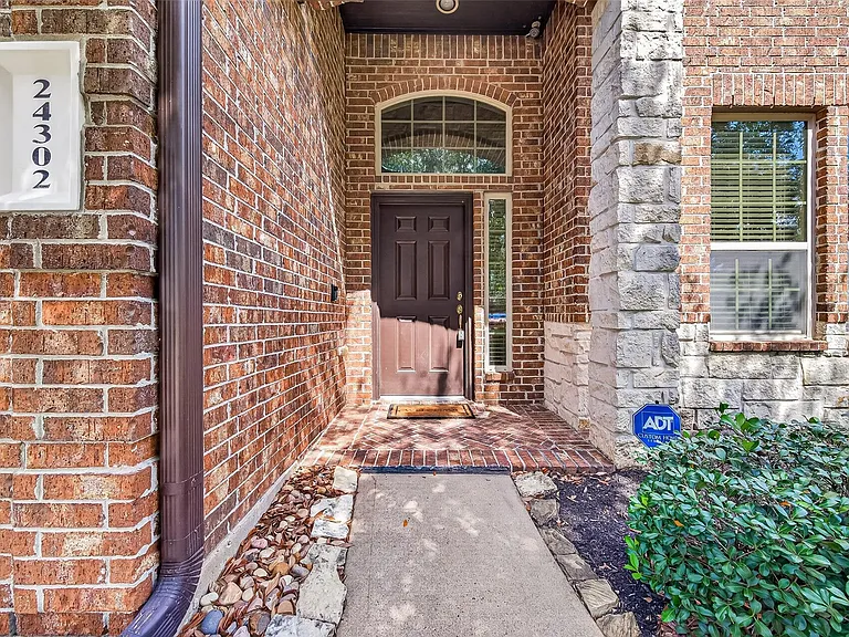24302 Bella Florence Dr — Photo 4