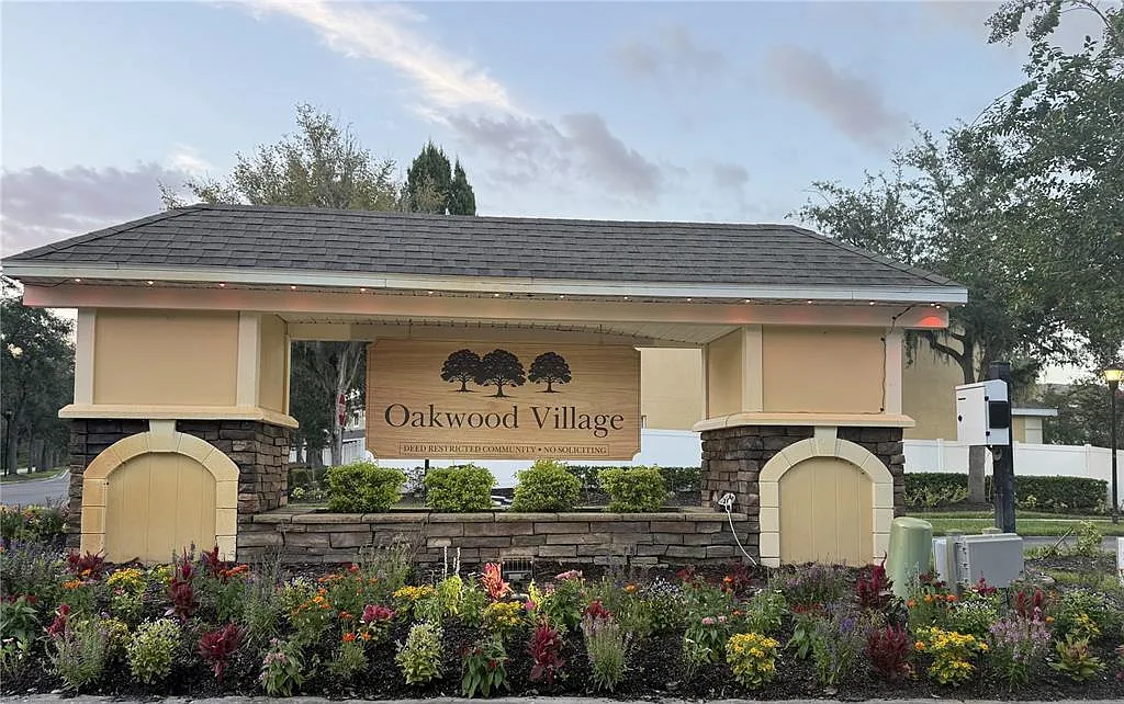2 bed, 2.5 bath, 1192 sqft, $1,650 — Photo 2