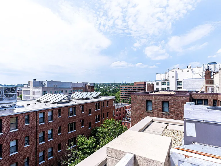 2501 K St NW #1B — Photo 36