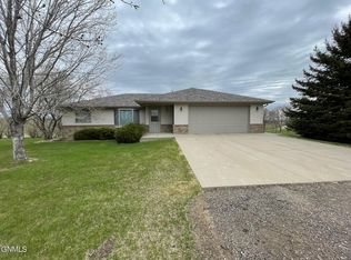 1100 Lohstreter Rd NW, Mandan, ND 58554