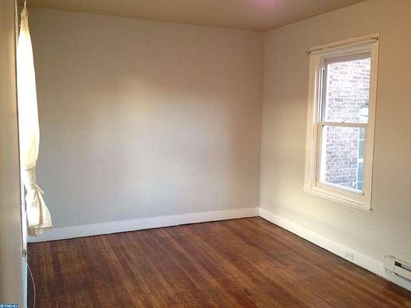 3rd image of 339 W Girard Ave