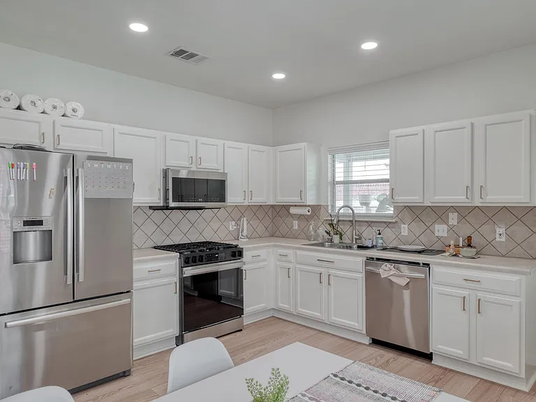 436 Grey Feather Ct — Photo 10