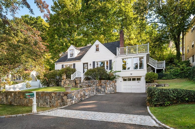 1st image of 3 Green Ln