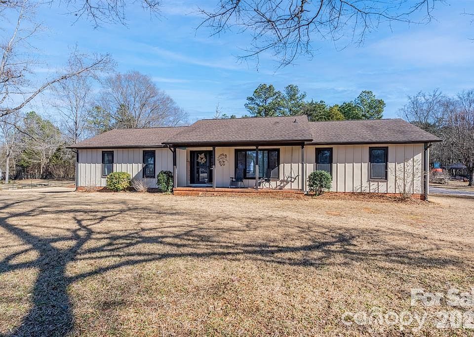 1st image of 1048 Croatoan Dr