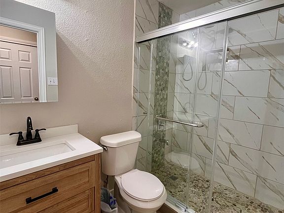 5th image of 2336 Summit Ln