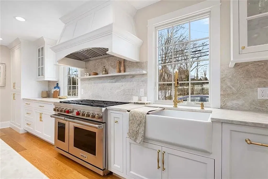 4 bed, 3.0 bath, 2965 sqft, $70,000 — Photo 4