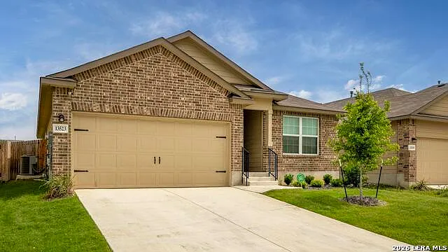 3 bed, 2.0 bath, 1442 sqft, $1,695 — Photo 3