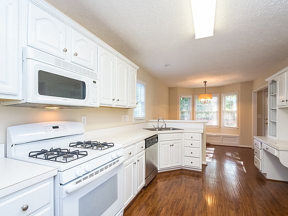 5th image of 39 Crestview Dr