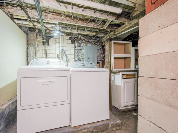 53 Dictum Court image 13 of 26