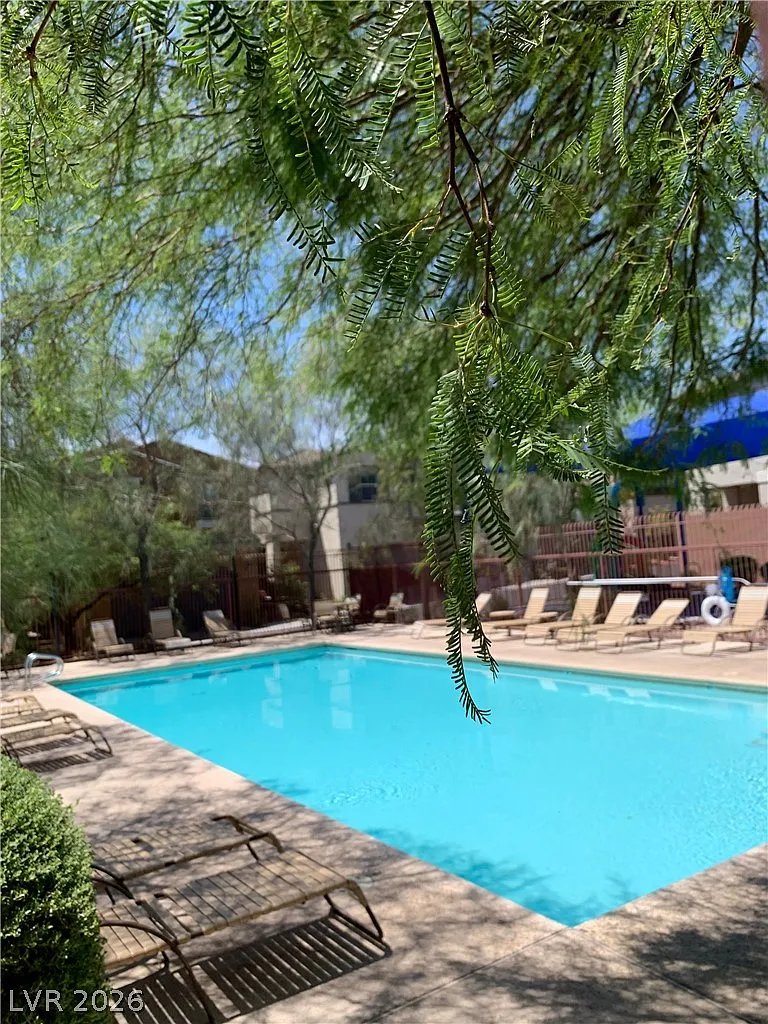 4 bed, 2.5 bath, 1667 sqft, $1,995 — Photo 1