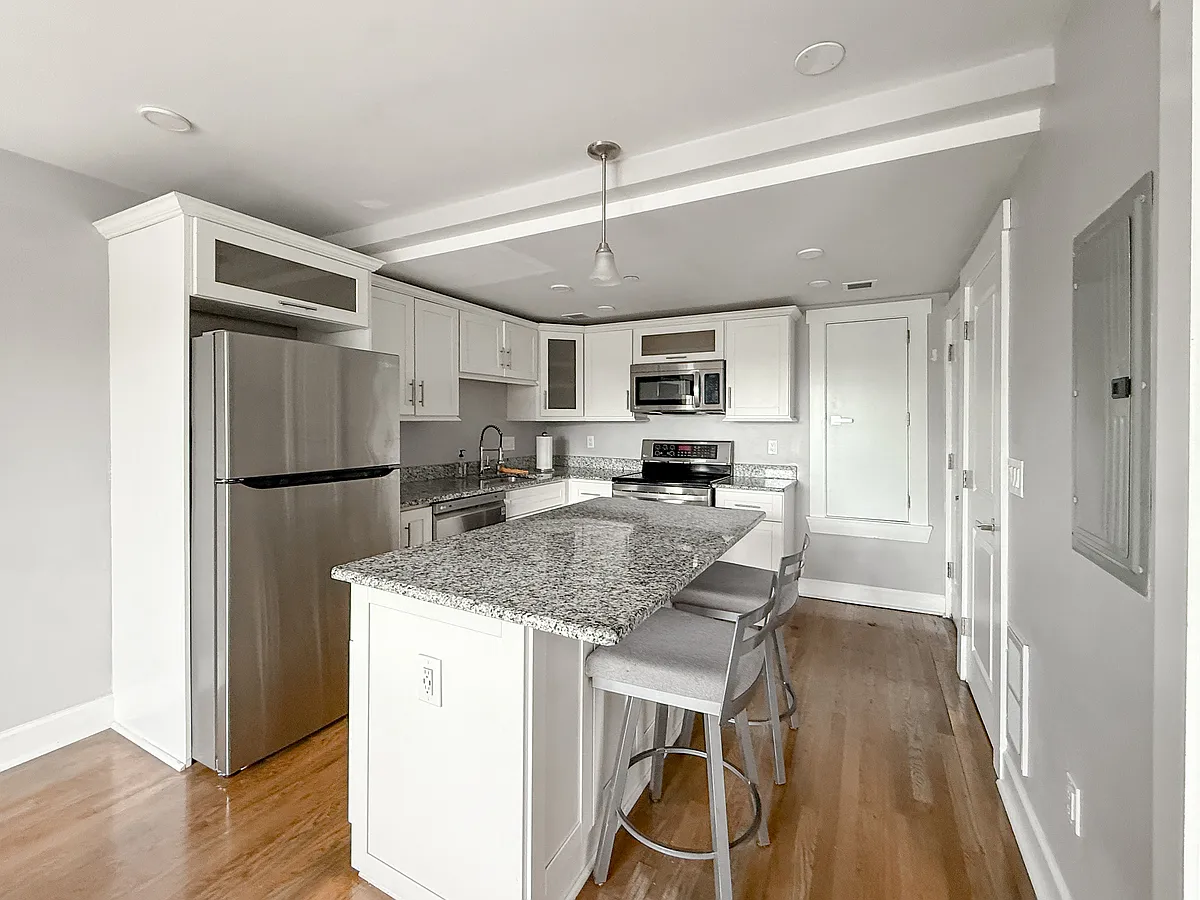 Building Photo - 468 Salem St #2