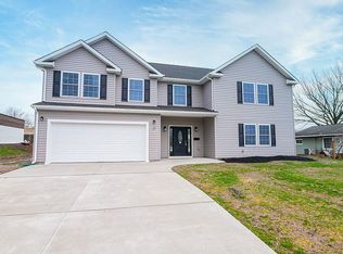 32 Meadow Ln, Levittown, PA 19054