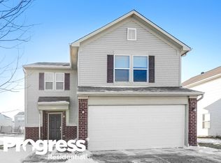 8105 Grove Berry Dr, Indianapolis, IN 46239
