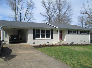 111 Parkway Dr, Waynesboro, TN 38485