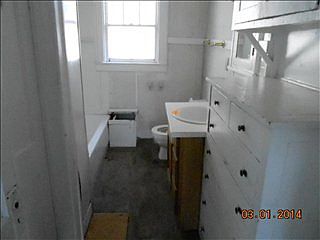 4th image of 1712 N Granville Ave