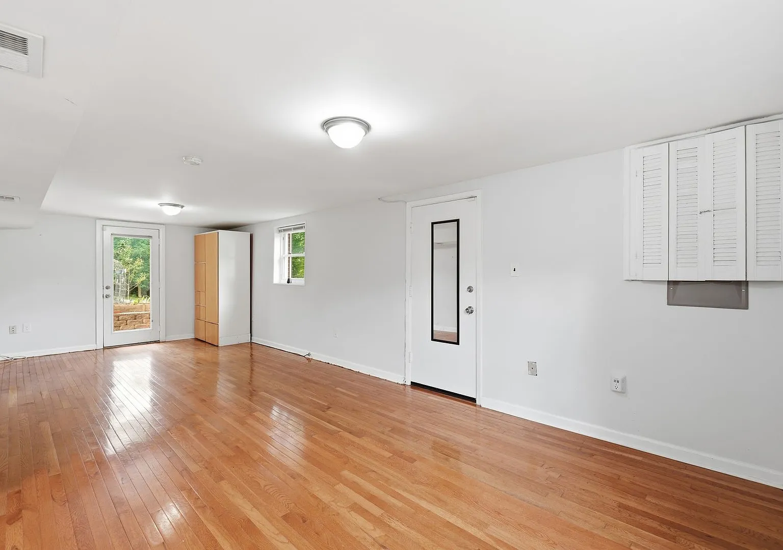 This beautifully maintained 4-bedroom, 2-bath single-family home offers generous living space, an... — Photo 4