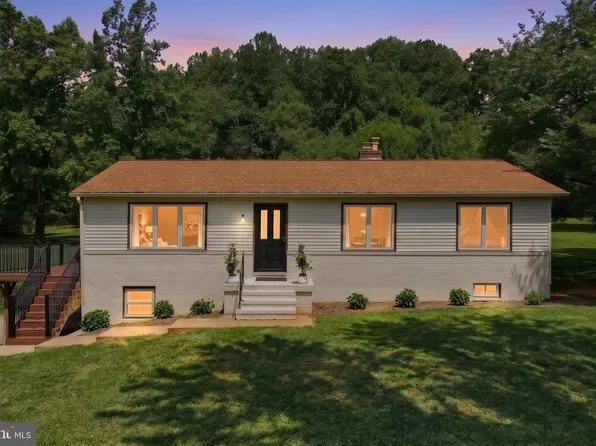 5007 Woods Rd, Stewartstown, PA 17363